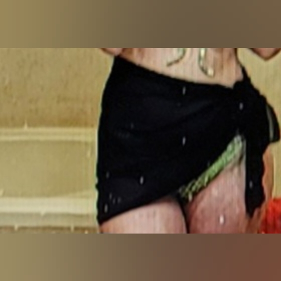 NWT BLACK SARONG  SCARF WITH GENEROUS SIZING FOR STYLING. XL - Picture 2 of 9